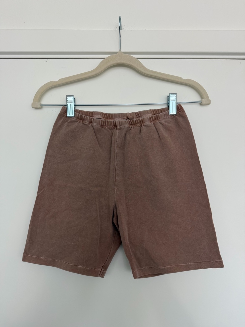 Skims biker Shorts in Brown
